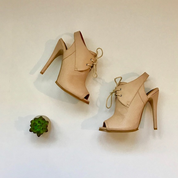Sophia & Lee Shoes - Sophia&Lee peep toe heels | size 9 Sophia & Lee Shoes - Sophia&Lee peep toe heels | size 9
